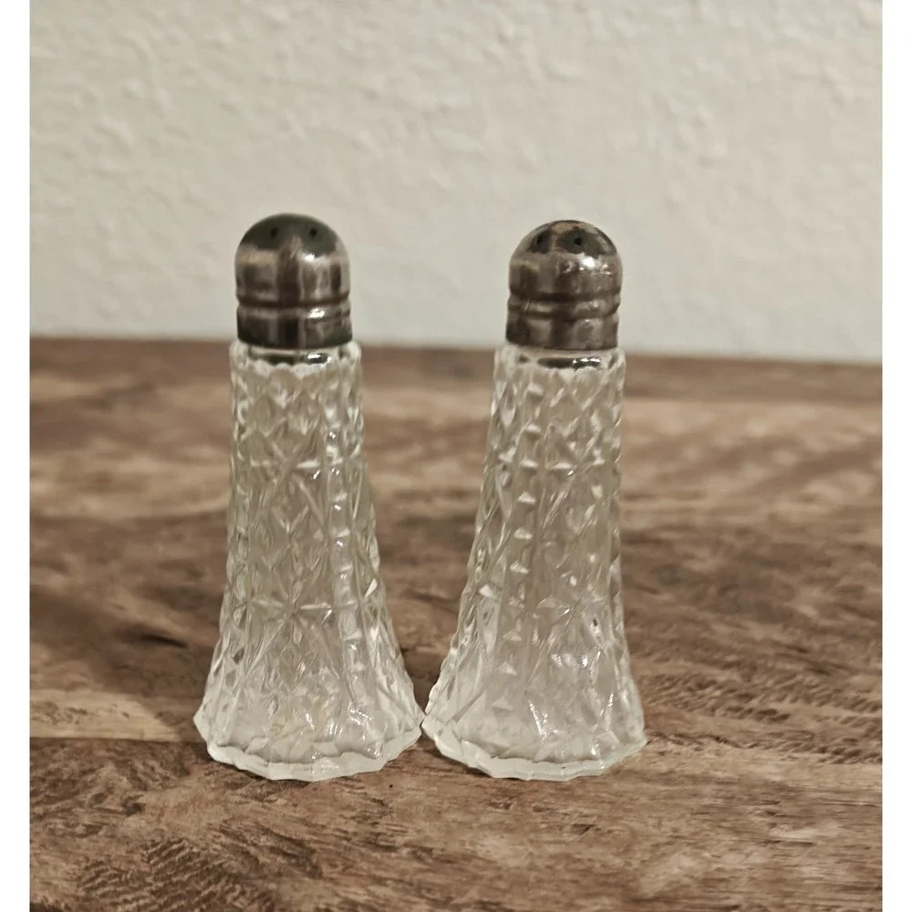 PAT APPL'D FOR Press Glass Salt & Pepper Shaker w/Sterling‎ Silver Top Vintage